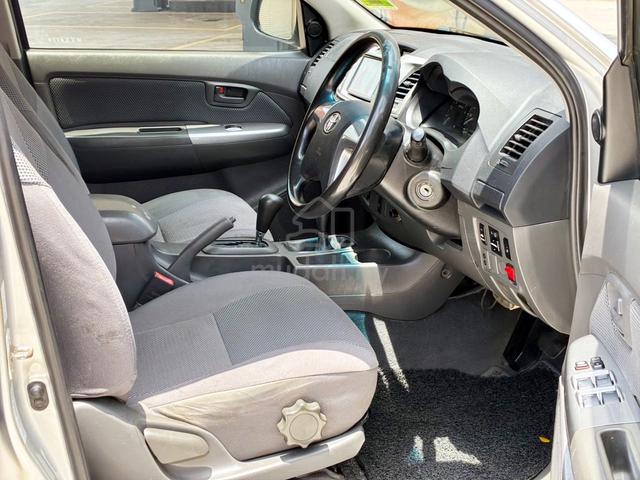 Toyota Hilux 2.5 A VNT Sportivo GR 4X4 Facelift - 4