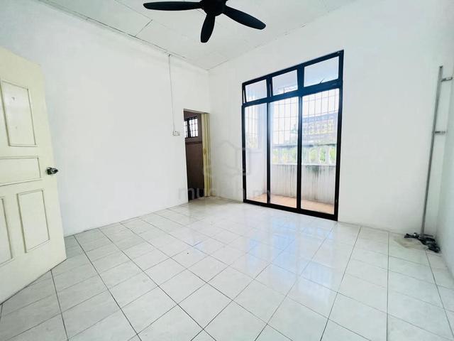 Nice House facing field near Gunung Rapat Tmn Song Choon Ipoh Airport 5