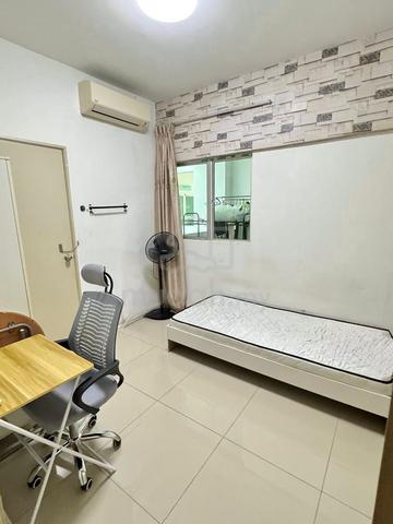 Awam Besar LRT Bukit Jalil Kiara Residensi 1Female Unit Room for Rent 1