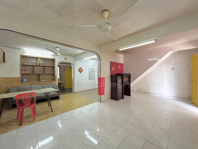 Double Storey 3R2B Renovated House @ Menglembu 1