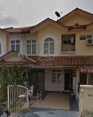 Double Storey intermediate lot. 4 room 3 bathroom. high ceiling. 1