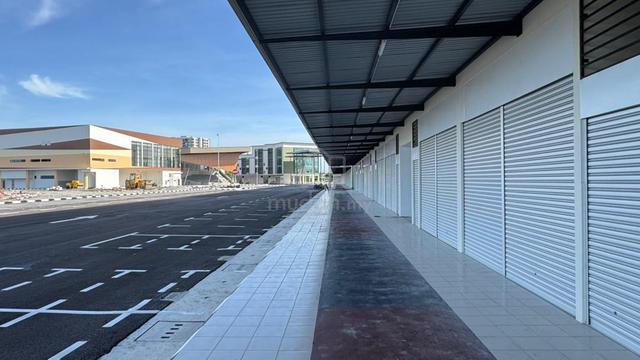Pines Square Parade 3 Storey Commercial Shoplot 1