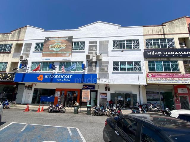 Tingkat 1 Rumah Kedai Pekan Jitra 2 untuk disewa 1