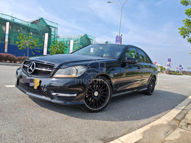 2011 Mercedes Benz w204 AMG C200 CGI BlueEFCY - 1