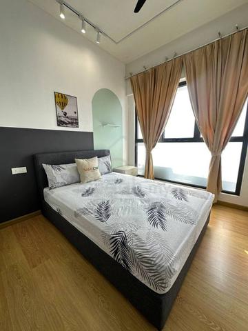 Danga Bay Master Room For Rent Bus to CIQ JB 1