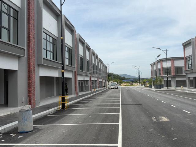 [ Groundfloor+New ]  Shoplot ,Village Square ,Gamuda Gardens ,Rawang 1