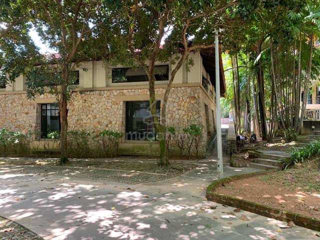 Big Corner Ground Townhouse Cyberia 1