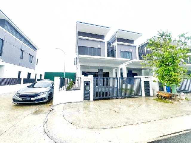 Lena Residence, Alam Impian. END LOT Double Storey Terrace For Sale 1
