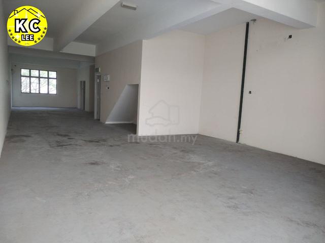 Facing Main Road Ground Floor &1st Floor For Rent @ Bandar Perda 4