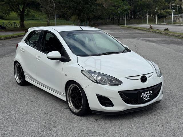 Mazda 2 1.5 R (A) HATCH BACK SPORTY LOOK - 4