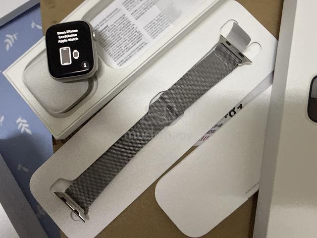 Apple Watch Series 9 45mm Stainless Milanese Loop - photo 4 of 6