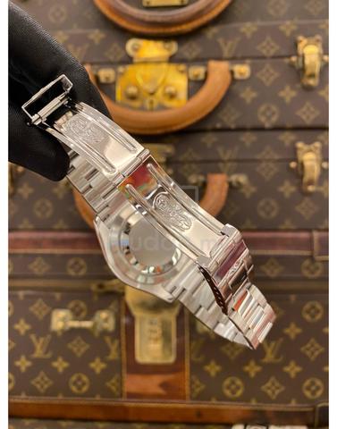 Carousel Image