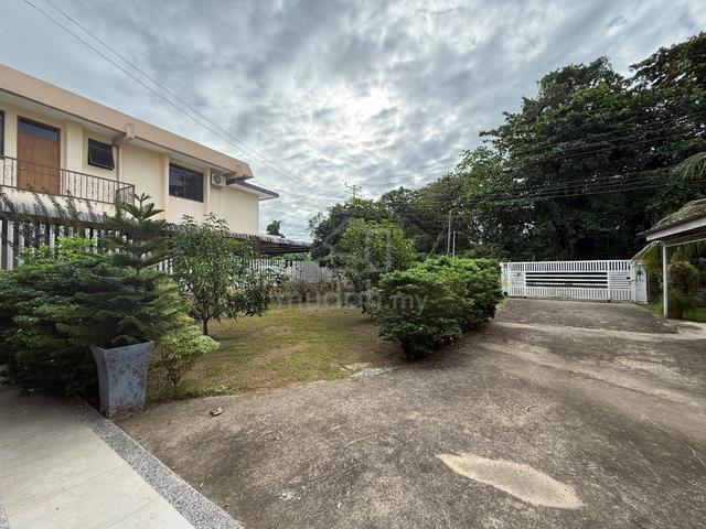 Tanjung Aru bungalow 1