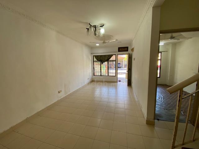Bandar Seri Putra - 1.5 Storey Terrace 1