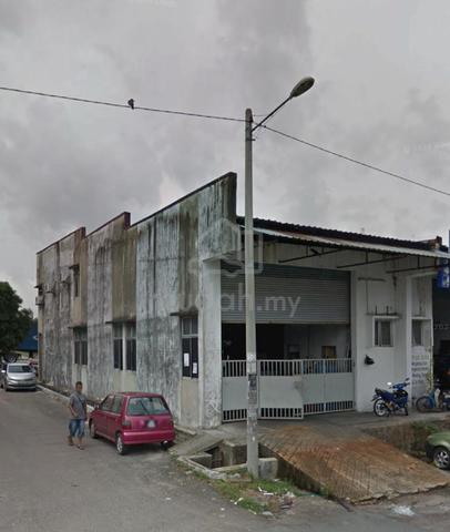 Taman University 1.5 Terrace Factory End Lot Facing Main Road FOR RENT 2