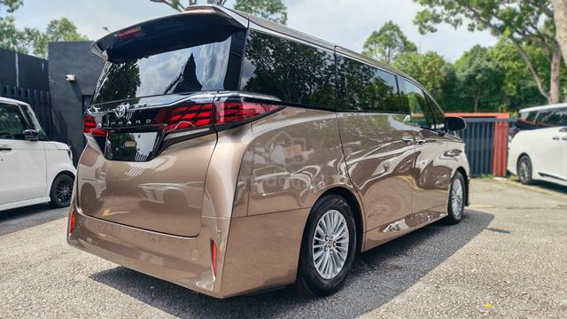 2025 Toyota ALPHARD 2.5 Z Low Mileage - 2