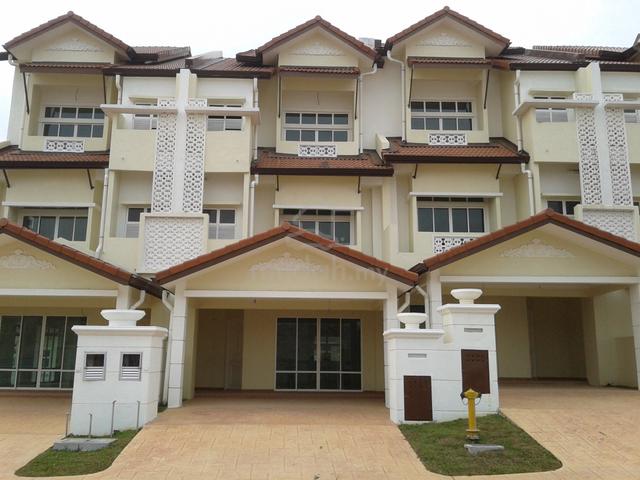 Anjung Sari, Setia Alam, Setia Utama 1