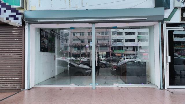 Strategic Location Ground Floor shop in high traffic area in Klang 1