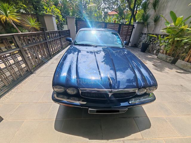 2001 Jaguar XJ8 3.2 (A) - 4