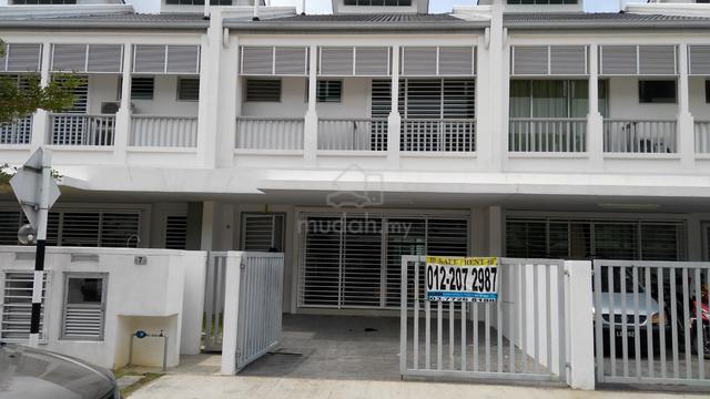 2 Storey Terrace House to Let in Perennia, Bandar Rimbayu 1