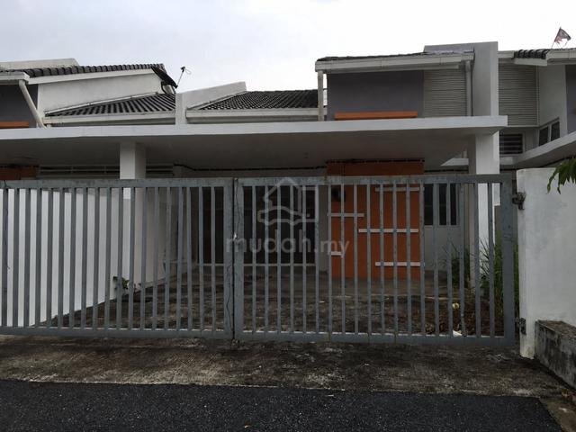 HOUSE FOR SALE - SINGLE STOREY Tamu Hill Seksyen 4 1