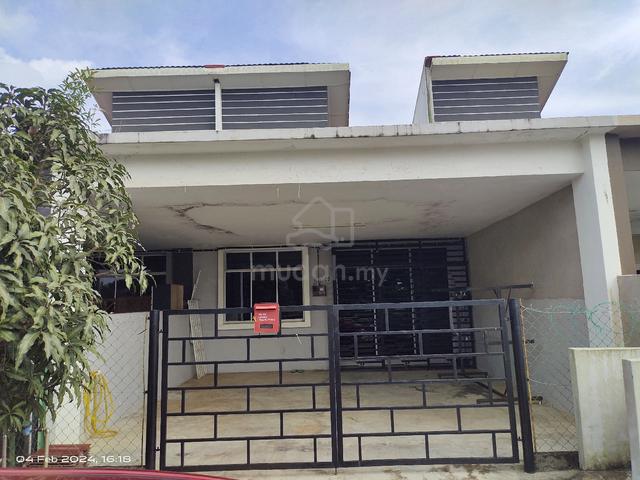 [Fully Furnished,Banyak Kedai] Rumah Sewa Kg Padang 1