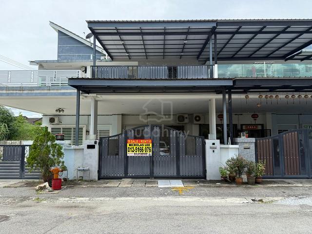 Double Storey House at Bercham 1