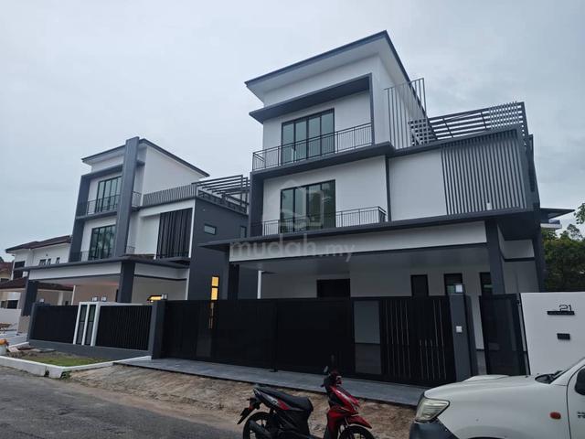 3 Storey Bungalow, Taman Equine, Seri Kembangan 1