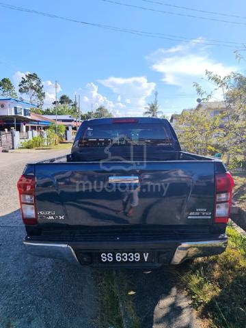 2017 Isuzu MU-X 2.5 4x4 FACELIFT (A) - 2
