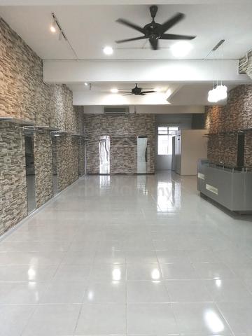 Rumah kedai tingkat bawah untuk disewa Taman Seri Firdaus Kangar 1