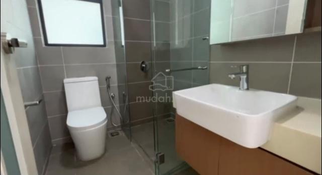 The M @ Medini Macrolink 1