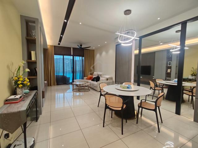 Queens Residences Q1 @ Queens Waterfront 1