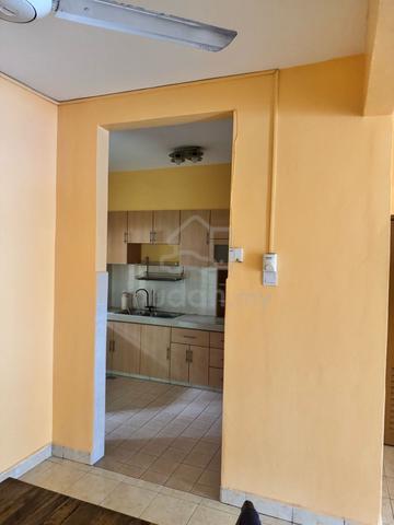 Partly Furnished Taman Putra Prima Puchong 3