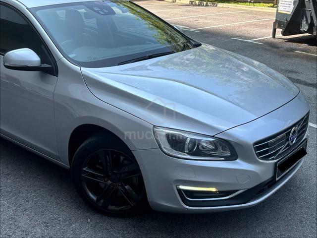 2016 Volvo S60 2.0 T6 DRIVE-E 306HP RARE Spec - 2