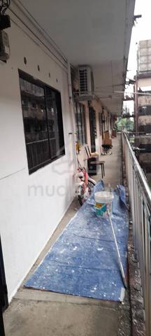 Taman Tampoi Utama Flat 1