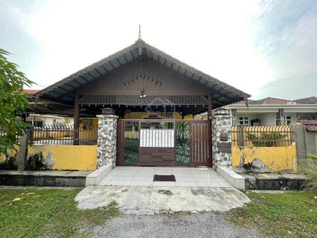 Perak Teluk Intan Freehold Bungalow House For Sale 1