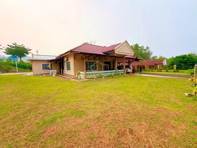 HUGE LAND CORNER Bungalow Puncak Alam Near UITM 1