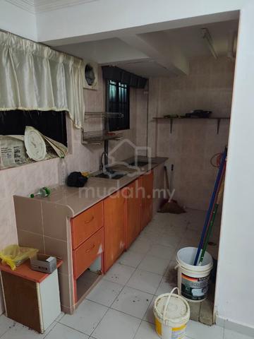 Pinang Emas Flat 1