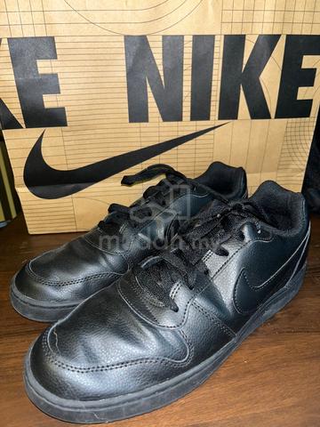 NIKE EBERNON Low Black Like New - photo 6 of 6