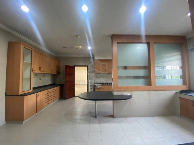 Bungalow Glenmarie Courts 1