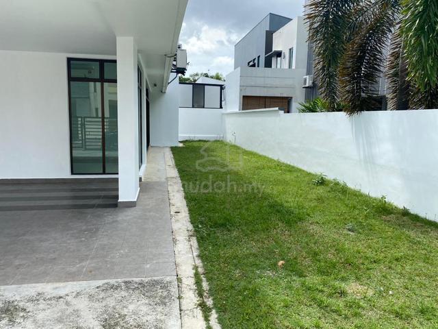 Adda Heights @ Maple Red Double Storey Cluster House  FOR SALE & FOR R 1