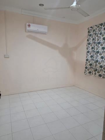 Room for rent 1