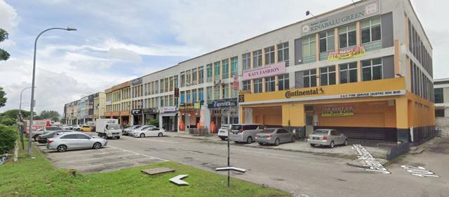 Mount Austin Mutiara Emas Facing Main Road shop for sale 1