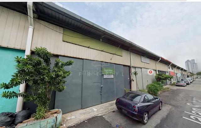 [Subang USJ Warehouse Office] 30' x 80' High Ceiling with 3 Office 1