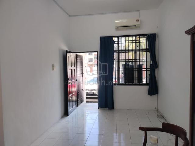 Summer Park Townhouse @ Seri Alam 1