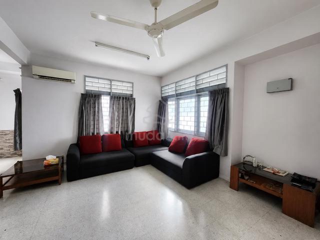 Greenlane 2sty Terrace Renovated Well Maintained For Sales ! 1