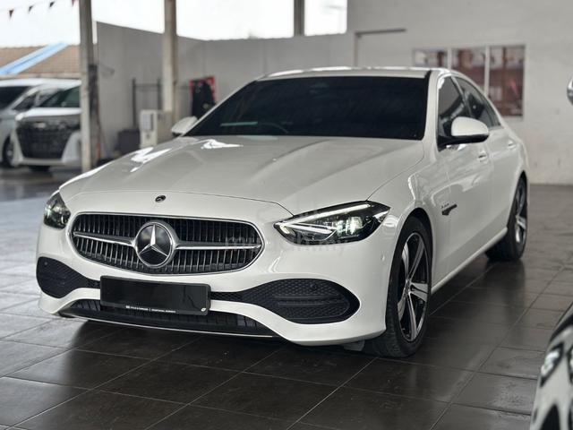 2023 Mercedes Benz C200 GOOD CONDITION! - 1