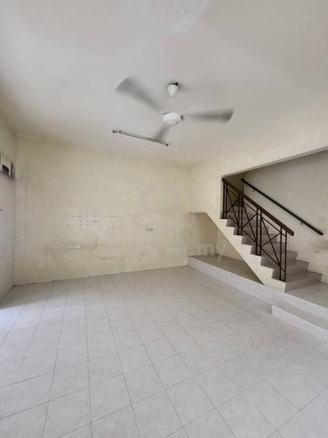 Taman Merak daman•2 Storey Terrace, Simpang Ampat Tambun Valdor 1