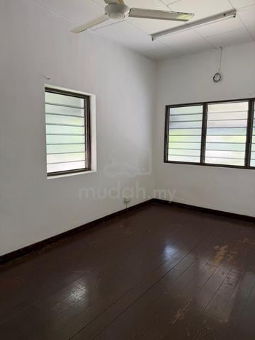 2sty terrace house corner island park jelutong near greenlane 1