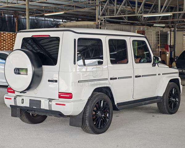 FULL JPN SPEC POWERFUL 2023 Mercedes Benz G400 2.9 - 2